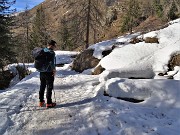 64 La neve ben adagiata sui dossi assume belle forme